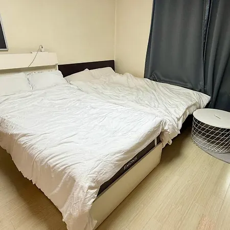 5Min From Gangnam St Apartment